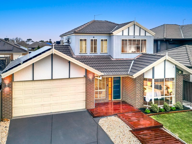 Photo - 17 Parmentier Way, Pakenham VIC 3810 - Image 2