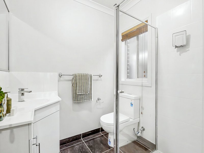 Photo - 17 Parmentier Way, Pakenham VIC 3810 - Image 11