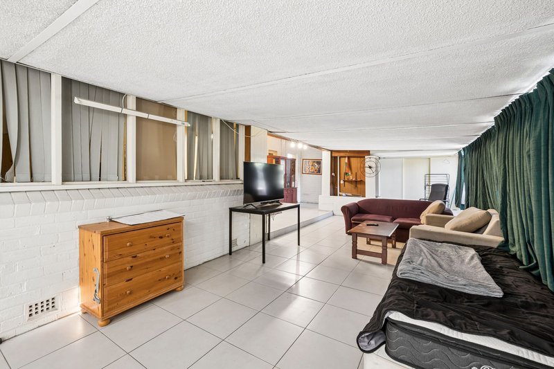Photo - 17 Pegus Street, Thornlie WA 6108 - Image 2