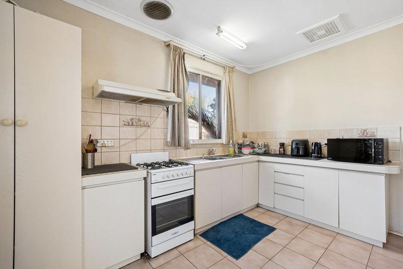 Photo - 17 Pegus Street, Thornlie WA 6108 - Image 5