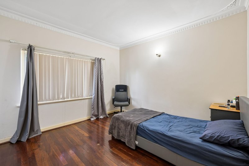 Photo - 17 Pegus Street, Thornlie WA 6108 - Image 8