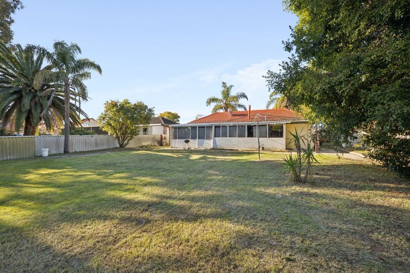 Photo - 17 Pegus Street, Thornlie WA 6108 - Image 16