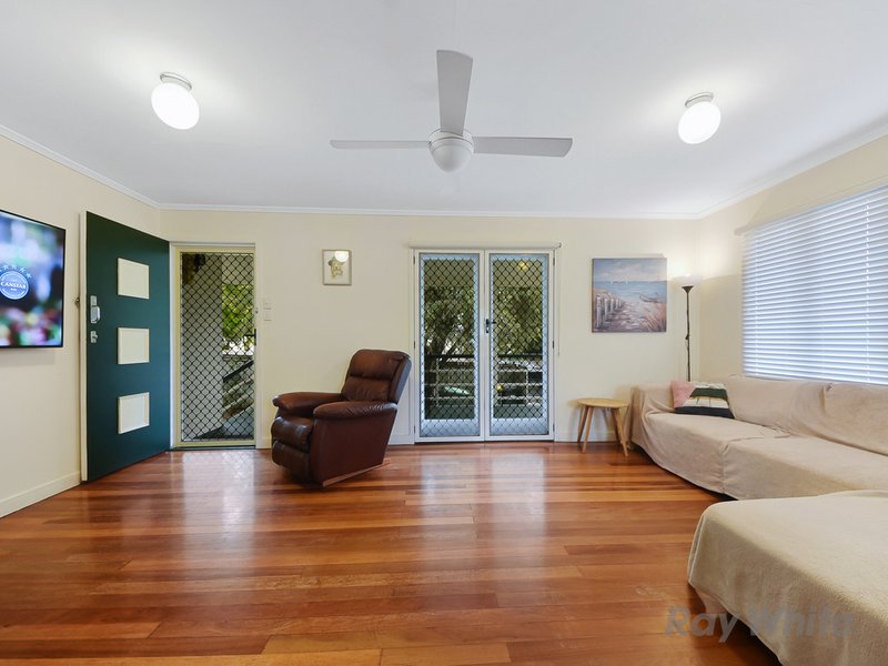 Photo - 17 Pelleas Street, Bracken Ridge QLD 4017 - Image 2