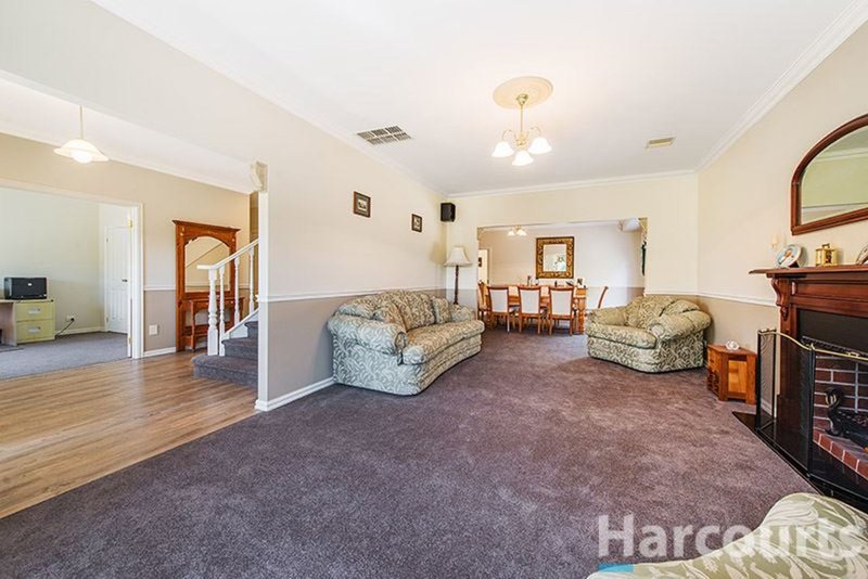 Photo - 17 Pendelton Place, Lysterfield VIC 3156 - Image 6