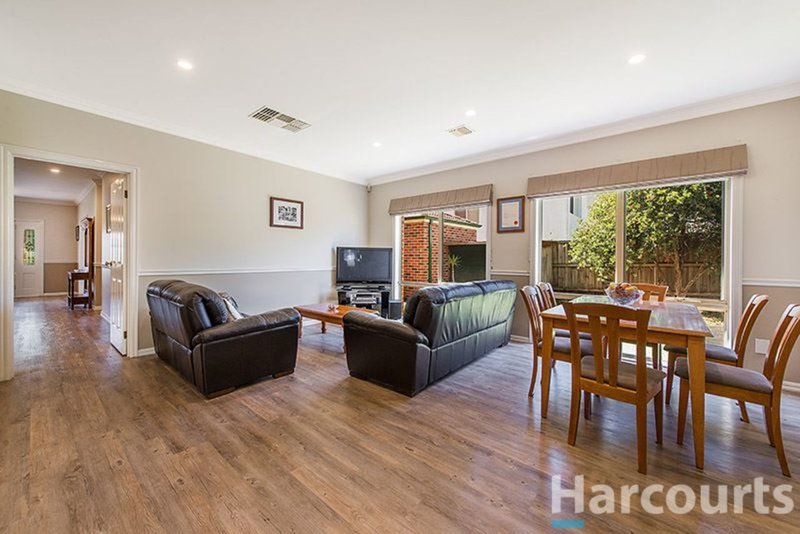 Photo - 17 Pendelton Place, Lysterfield VIC 3156 - Image 8