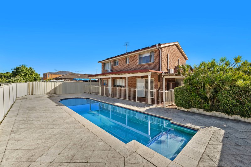 Photo - 17 Philby Place, Bonnyrigg NSW 2177 - Image 2