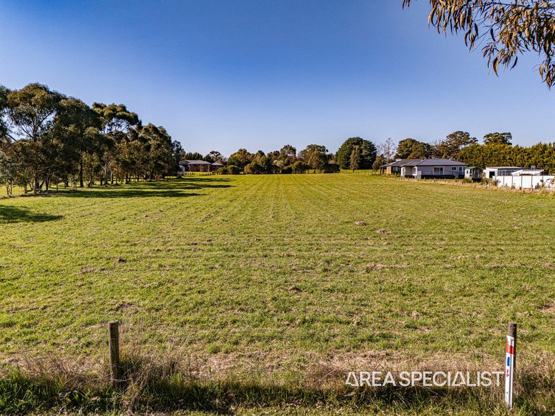 Photo - 17 Pinehill Drive, Pakenham VIC 3810 - Image 6