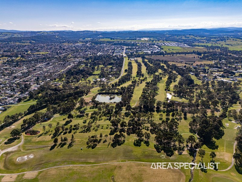 Photo - 17 Pinehill Drive, Pakenham VIC 3810 - Image 9