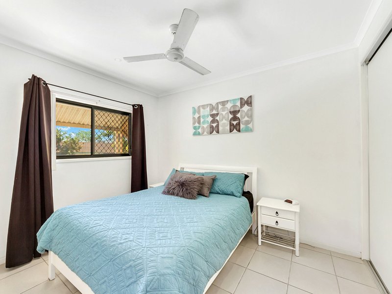 Photo - 17 Pinelands Street, Lawnton QLD 4501 - Image 16