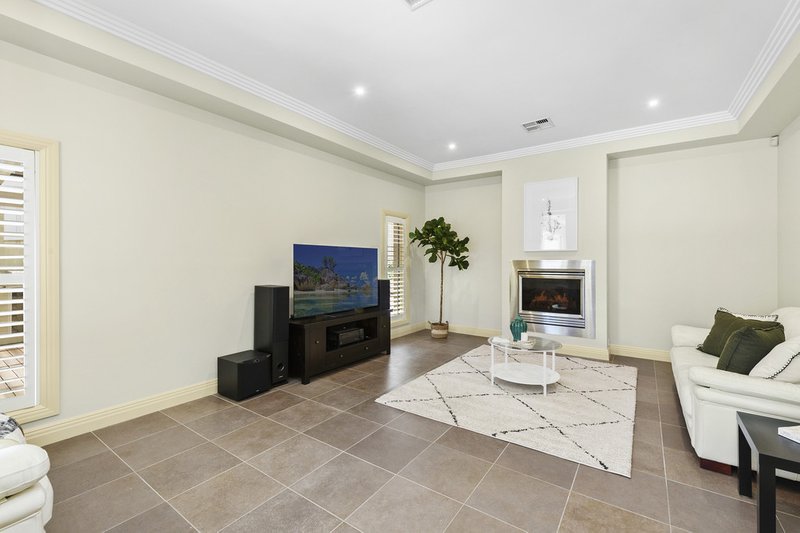 Photo - 17 Pipersbrook Crescent, Bella Vista NSW 2153 - Image 2