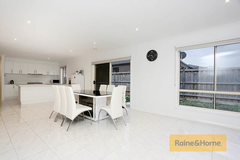 Photo - 17 Pittos Avenue, Brookfield VIC 3338 - Image 5