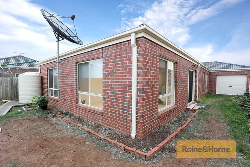 Photo - 17 Pittos Avenue, Brookfield VIC 3338 - Image 12