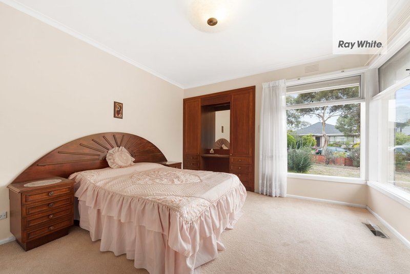 Photo - 17 Poole Street, Burwood VIC 3125 - Image 8