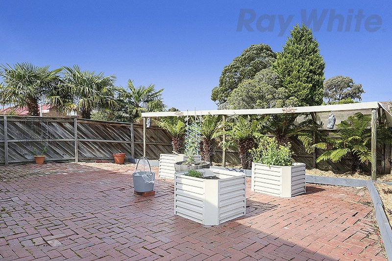 Photo - 17 Poseidon Close, Mill Park VIC 3082 - Image 11