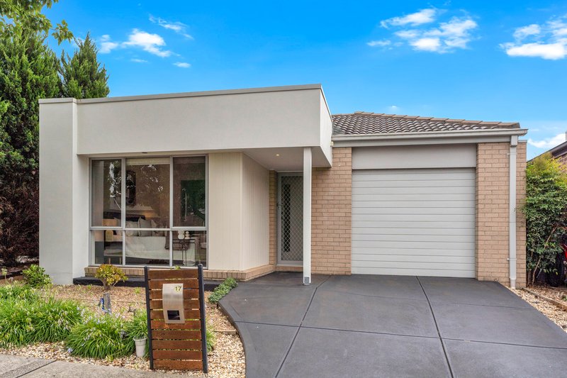 Photo - 17 Powell Street, Craigieburn VIC 3064 - Image 2