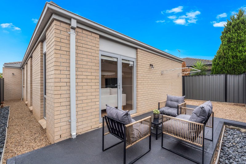 Photo - 17 Powell Street, Craigieburn VIC 3064 - Image 15