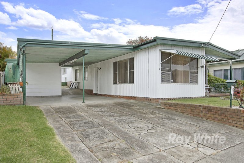 17 Prince Street, Fennell Bay NSW 2283