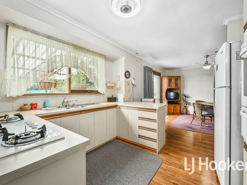 Photo - 17 Princess Maria Place, Hampton Park VIC 3976 - Image 3