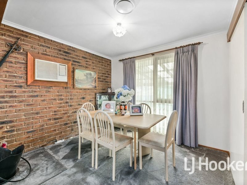 Photo - 17 Princess Maria Place, Hampton Park VIC 3976 - Image 6