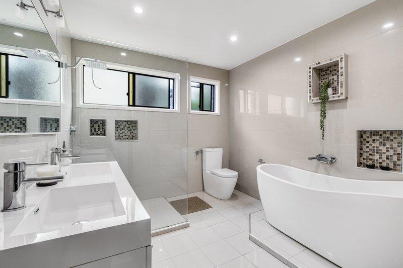 Photo - 17 Quota Avenue, Chipping Norton NSW 2170 - Image 5