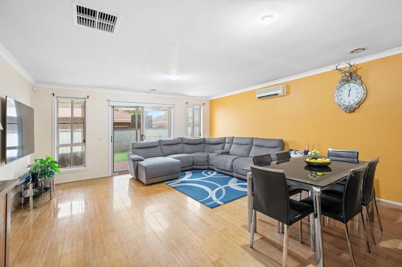 Photo - 17 Redcliffe Parade, Tarneit VIC 3029 - Image 5