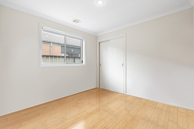 Photo - 17 Redcliffe Parade, Tarneit VIC 3029 - Image 9