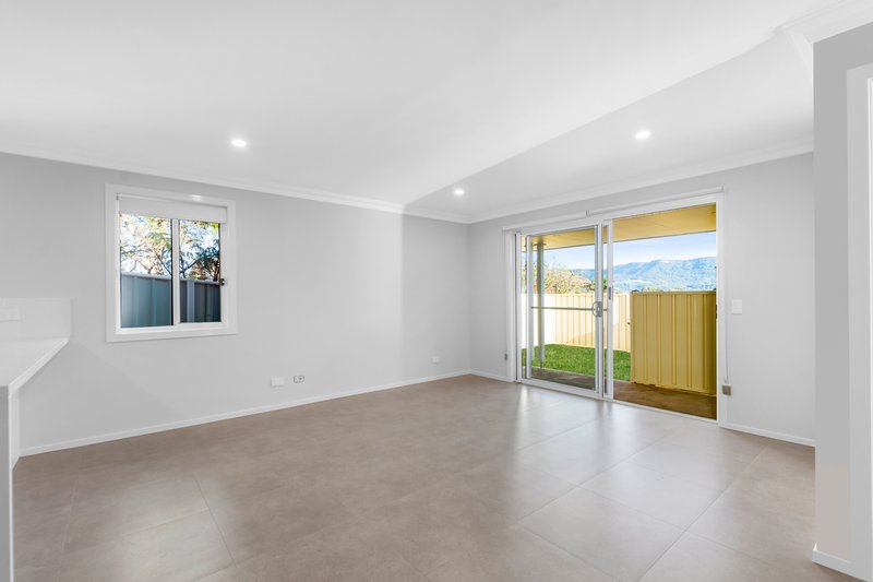 Photo - 17 Reeves Way, Dapto NSW 2530 - Image 3