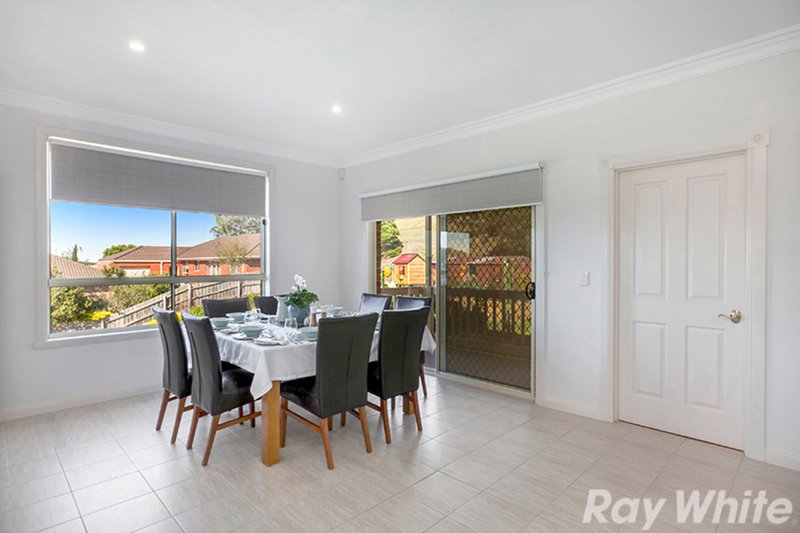 Photo - 17 Remington Way, South Morang VIC 3752 - Image 5