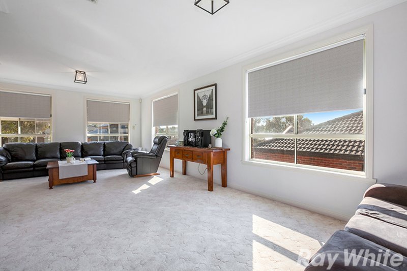 Photo - 17 Remington Way, South Morang VIC 3752 - Image 6