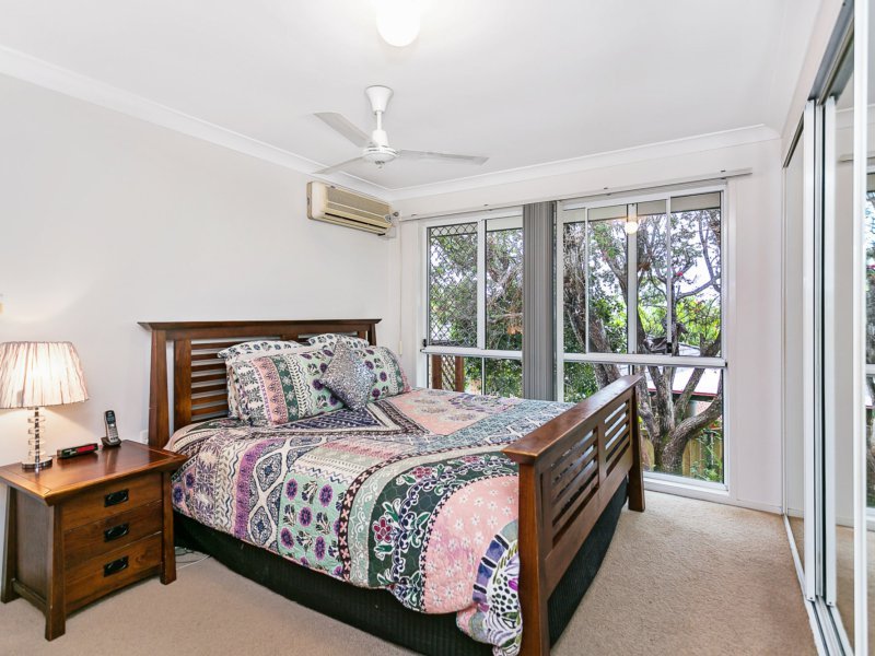 Photo - 17 Renfrew Dve , Highland Park QLD 4211 - Image 9