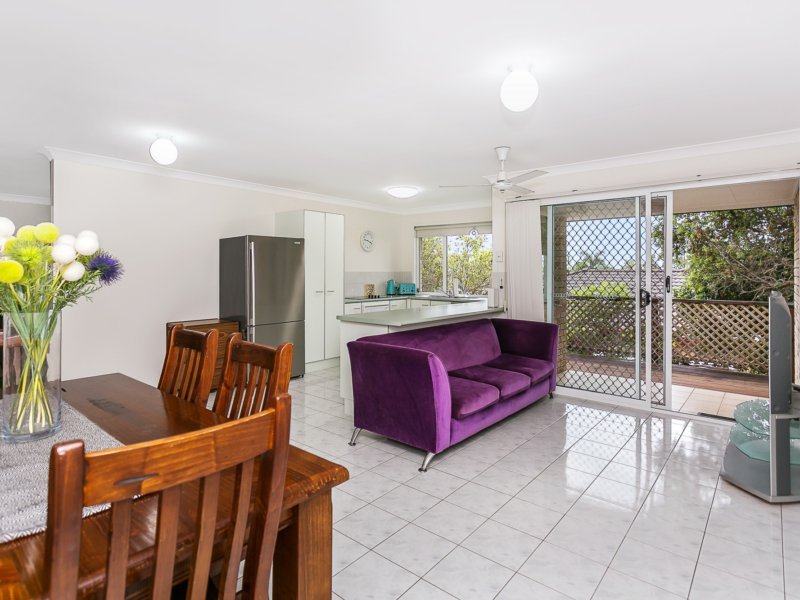 Photo - 17 Renfrew Dve , Highland Park QLD 4211 - Image 11