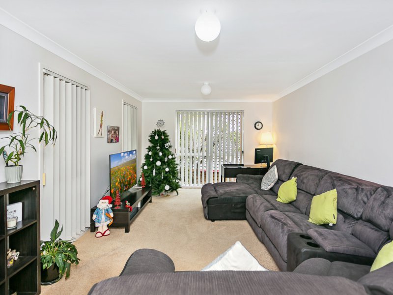 Photo - 17 Renfrew Dve , Highland Park QLD 4211 - Image 23