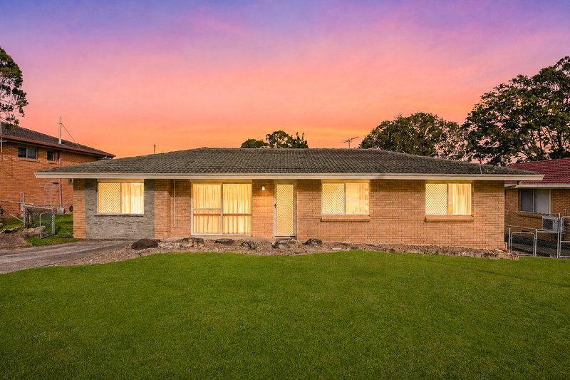 Photo - 17 Rholanda Crescent, Springwood QLD 4127 - Image 2