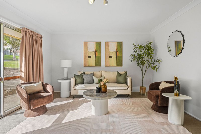 Photo - 17 Rholanda Crescent, Springwood QLD 4127 - Image 4