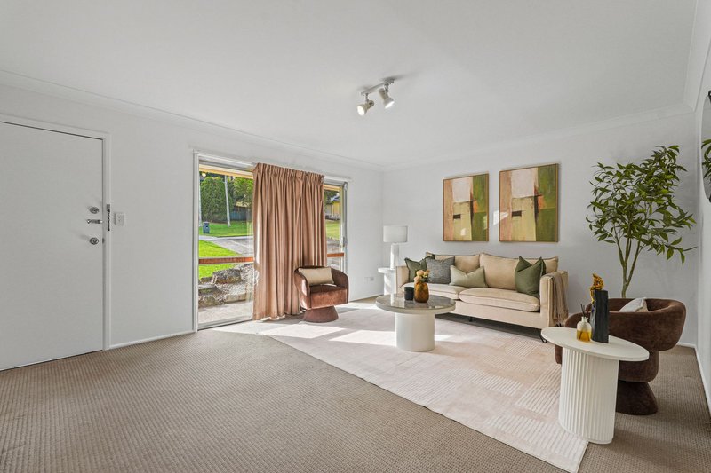 Photo - 17 Rholanda Crescent, Springwood QLD 4127 - Image 6