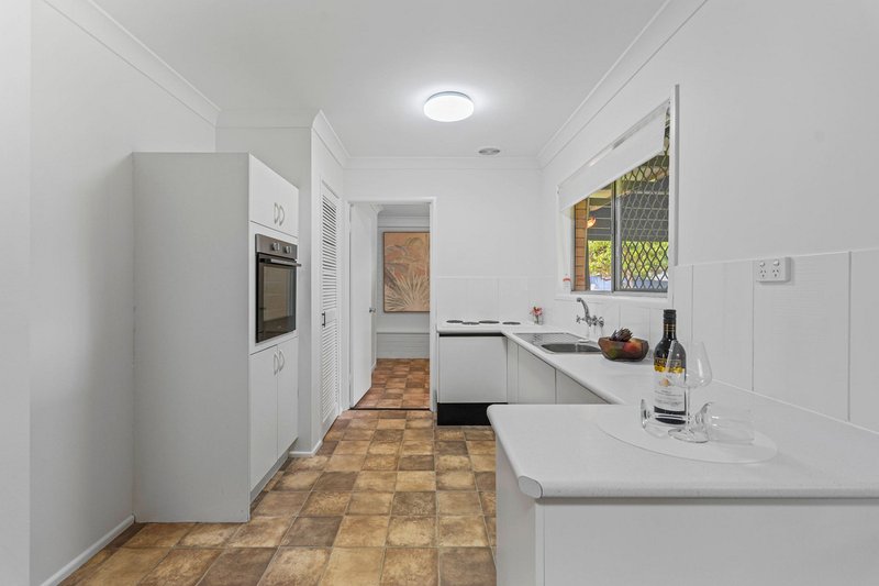 Photo - 17 Rholanda Crescent, Springwood QLD 4127 - Image 7