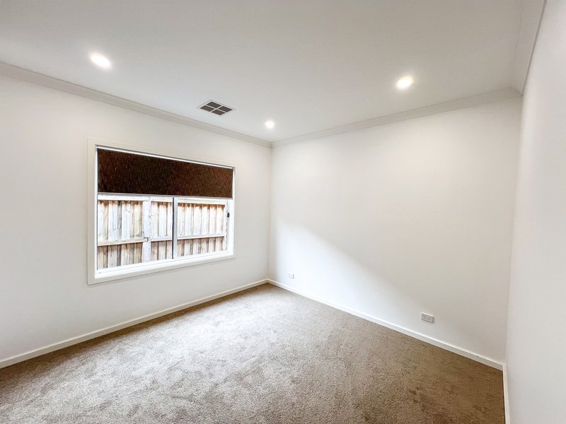 Photo - 17 Ringtail Place, Beveridge VIC 3753 - Image 4