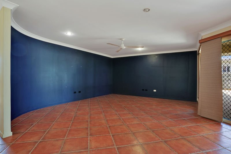 Photo - 17 Riverside Drive, Tannum Sands QLD 4680 - Image 7