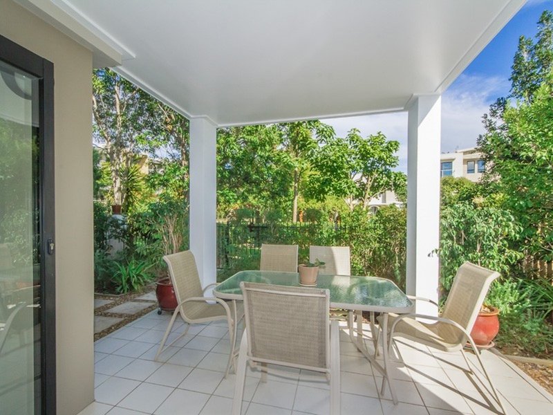 Photo - 17 Riverwalk Avenue, Robina QLD 4226 - Image 7