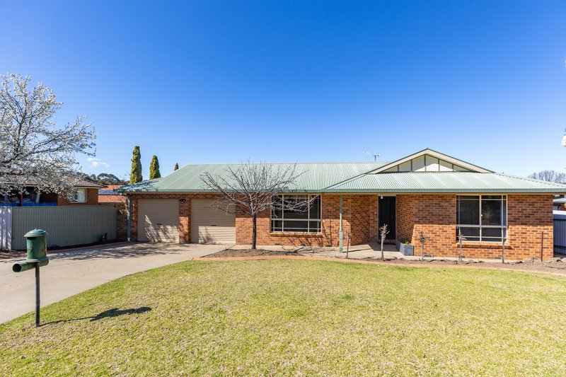 17 Roberts Way, Kooringal NSW 2650