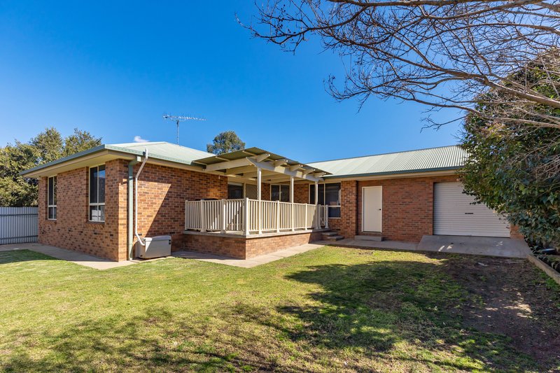 Photo - 17 Roberts Way, Kooringal NSW 2650 - Image 12