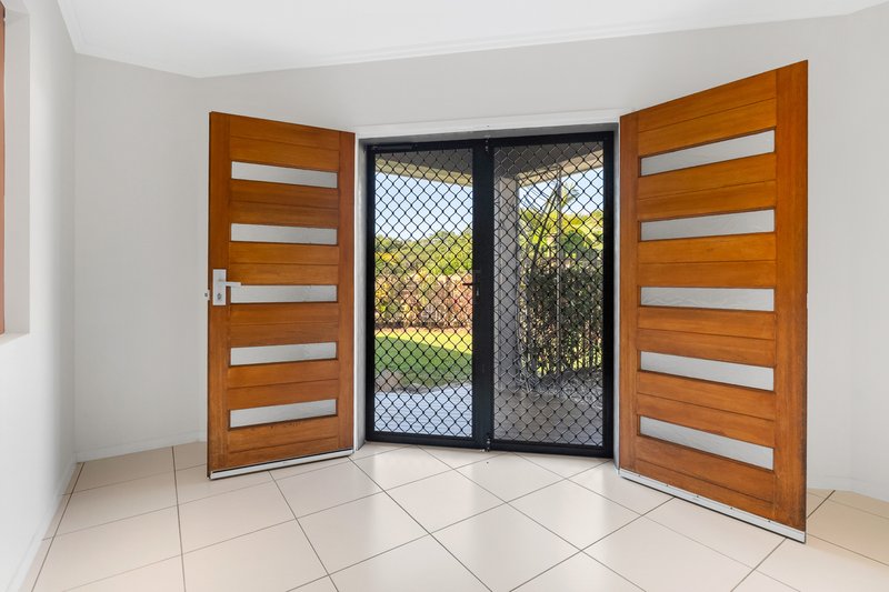 Photo - 17 Roderick Street, Bentley Park QLD 4869 - Image 8