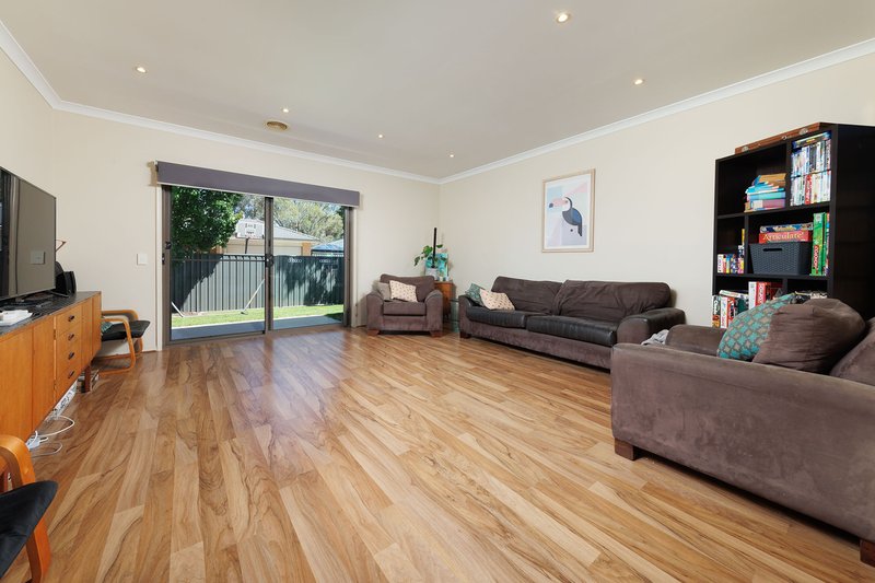 Photo - 17 Rooney Avenue, Killara VIC 3691 - Image 5