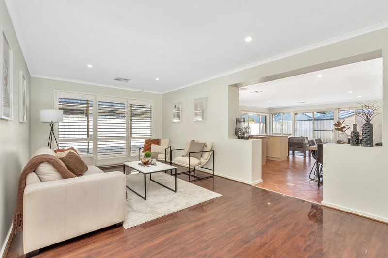 Photo - 17 Rosecombe Place, Parafield Gardens SA 5107 - Image 2