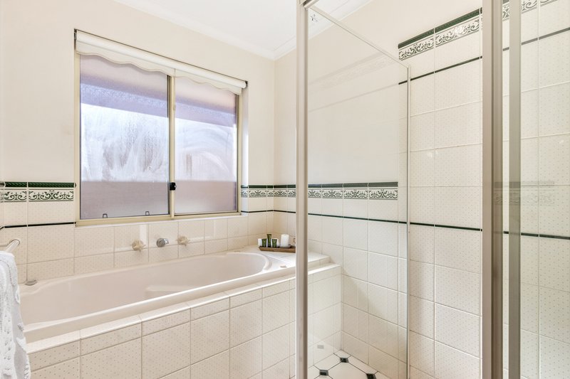 Photo - 17 Rosecombe Place, Parafield Gardens SA 5107 - Image 16