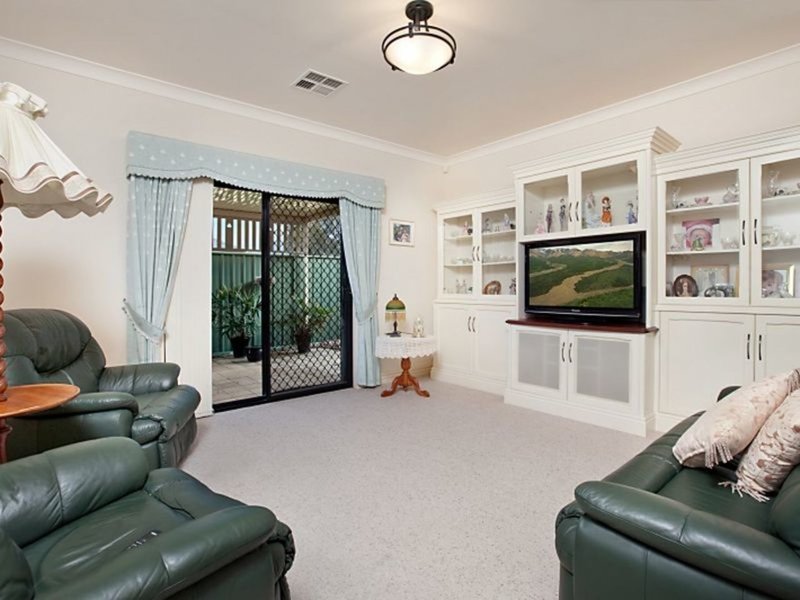 Photo - 17 Rosella Street, Mawson Lakes SA 5095 - Image 5