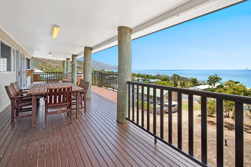 Photo - 17 Roseric Crescent, Hideaway Bay QLD 4800 - Image 3