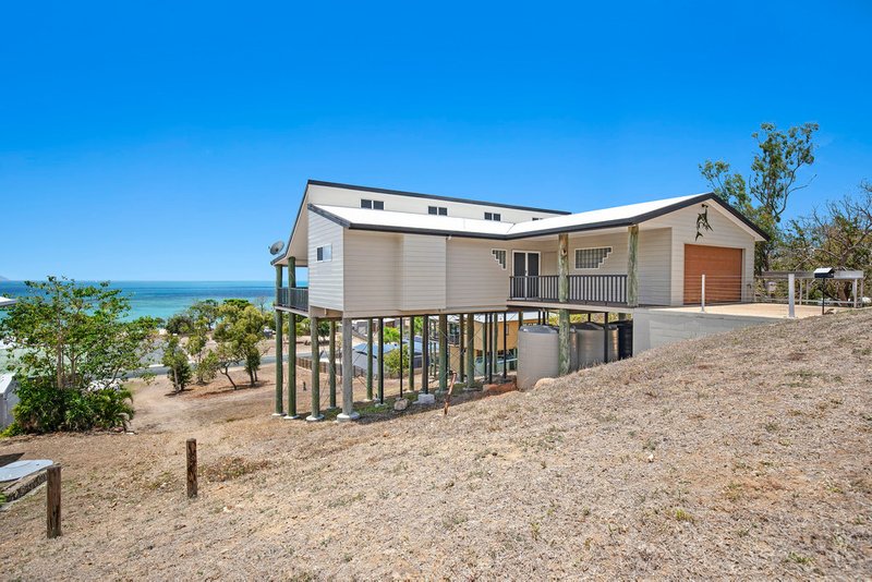 Photo - 17 Roseric Crescent, Hideaway Bay QLD 4800 - Image 11