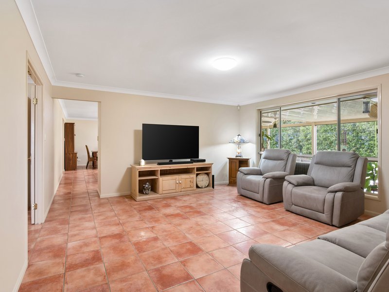 Photo - 17 Roundelay Court, Eatons Hill QLD 4037 - Image 8