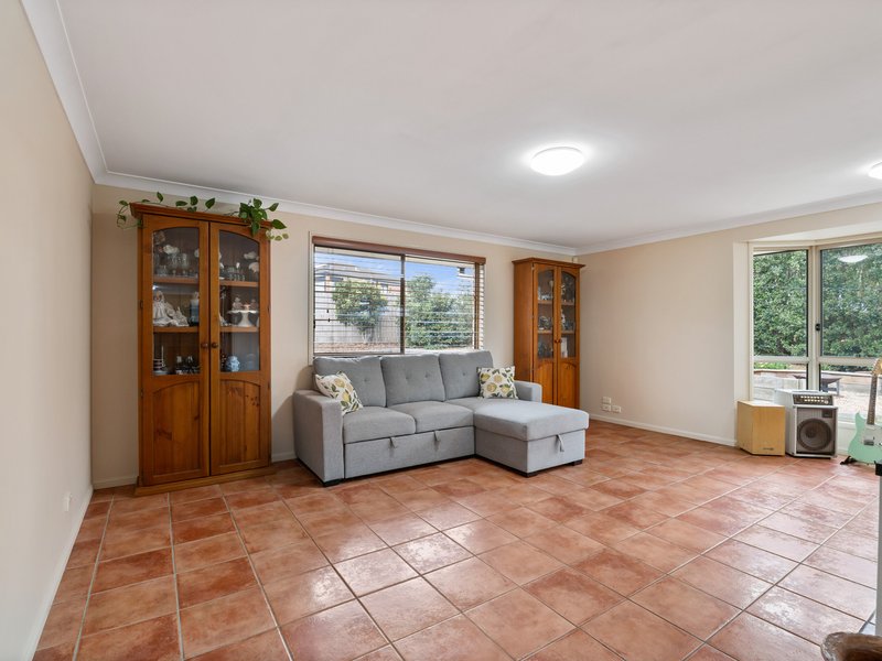 Photo - 17 Roundelay Court, Eatons Hill QLD 4037 - Image 10